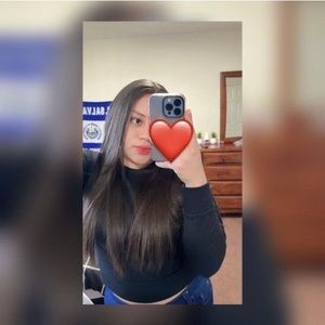 Meet your Posher, Daniela